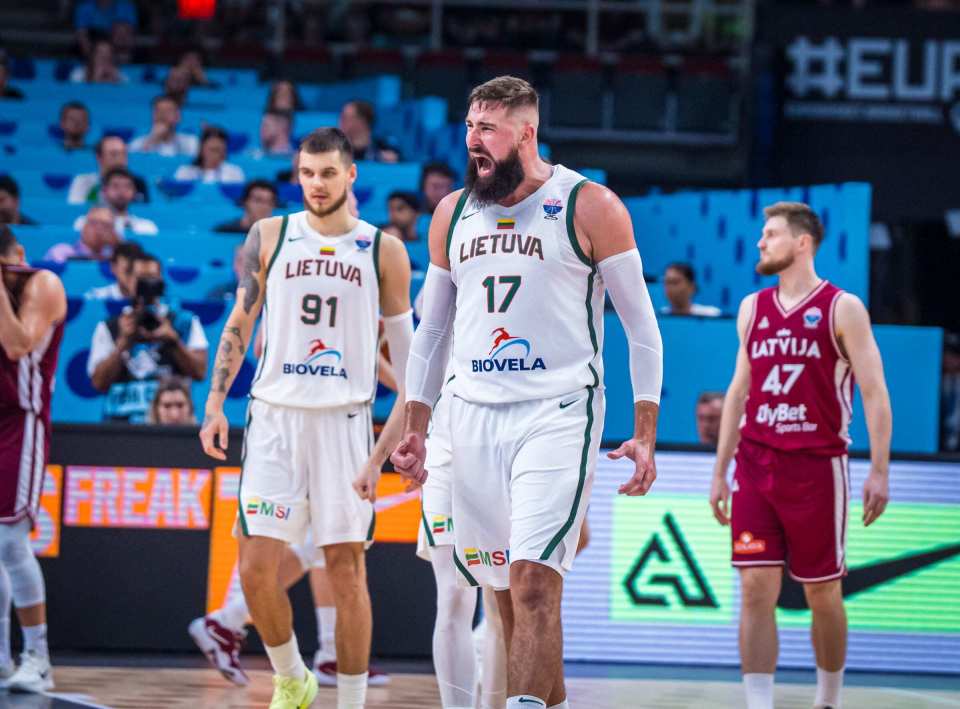 扎加斯, 缩小分差 扎加斯, 缩小分差